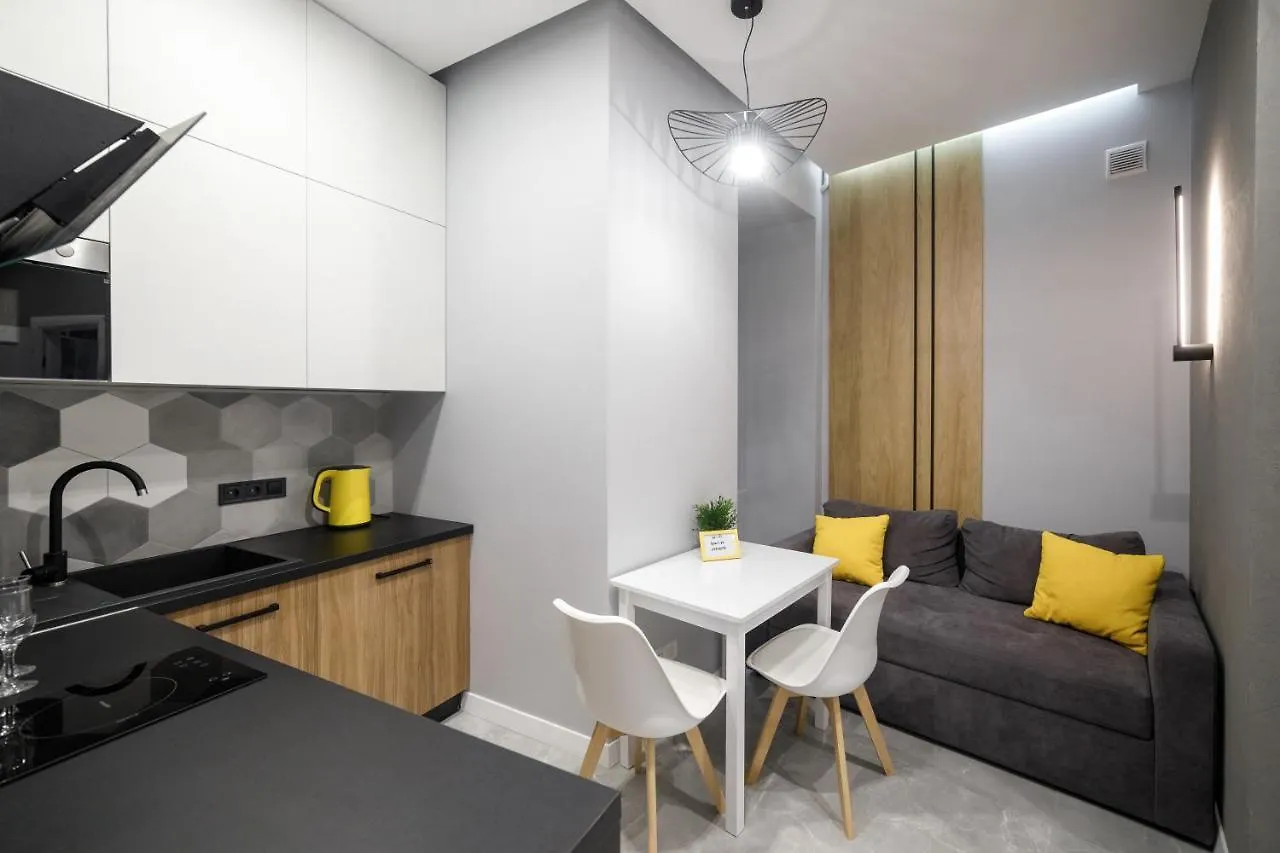Royal Apartment On Hmelnytskogo 37 Λβιβ